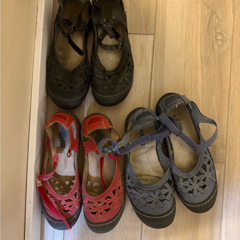 JBU Black, Red and Blue Comfort Mary Janes 3 pairs total size 8.